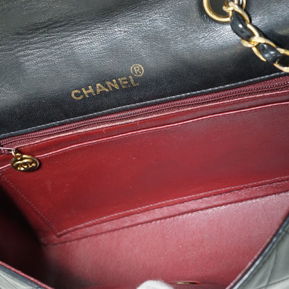 Vintage Lambskin Matelasse Diana 22 Flap Chain Shoulder Bag