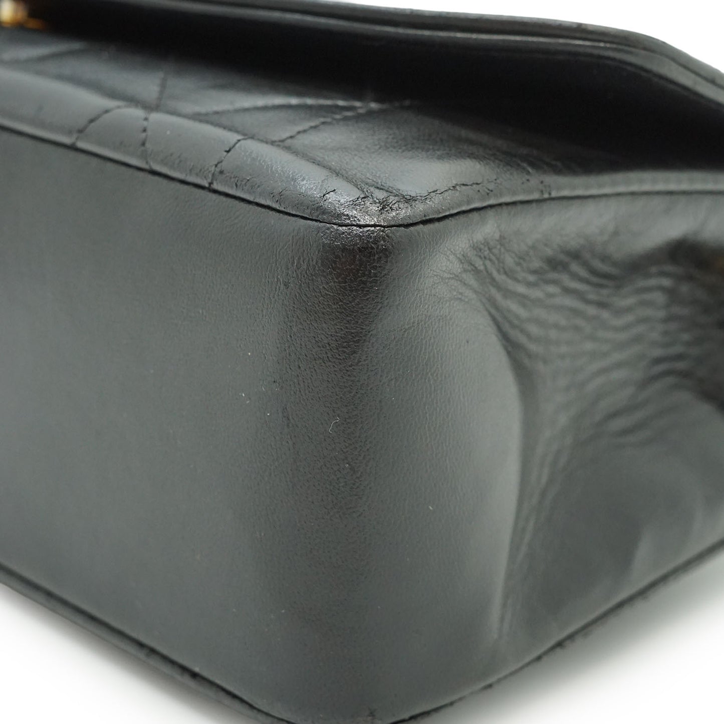 Vintage Lambskin Matelasse Diana 22 Flap Chain Shoulder Bag