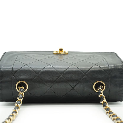 Vintage Lambskin Matelasse Diana 22 Flap Chain Shoulder Bag