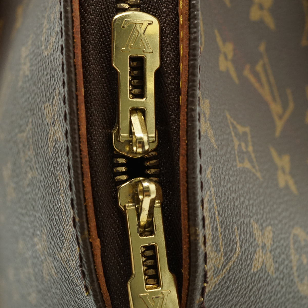 Monogram Ellipse MM