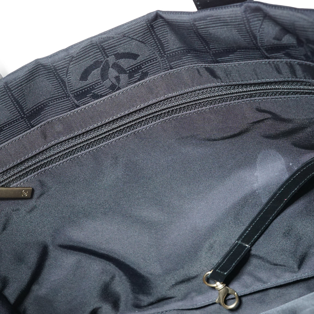 New Travel Line Tote PM