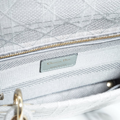 Lady Dior Medium Cannage D-Lite