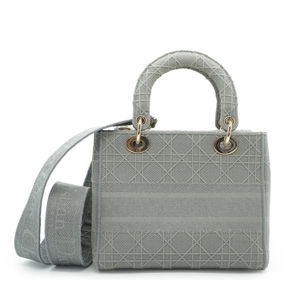 Lady Dior Medium Cannage D-Lite