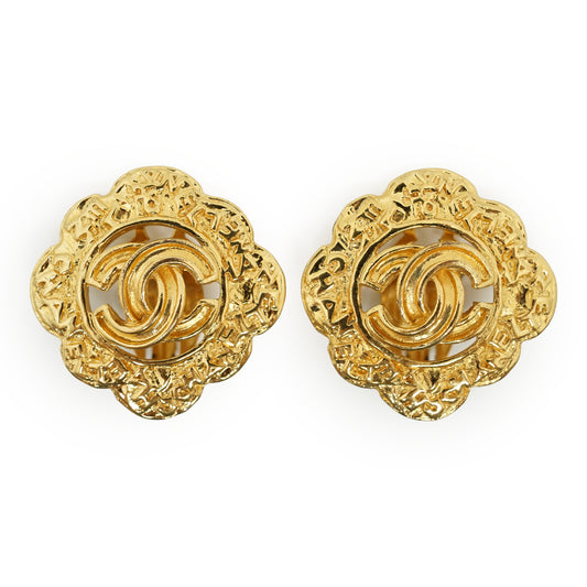 Vintage CC Cut-out Scalloped Flower Clip-on Earrings GP