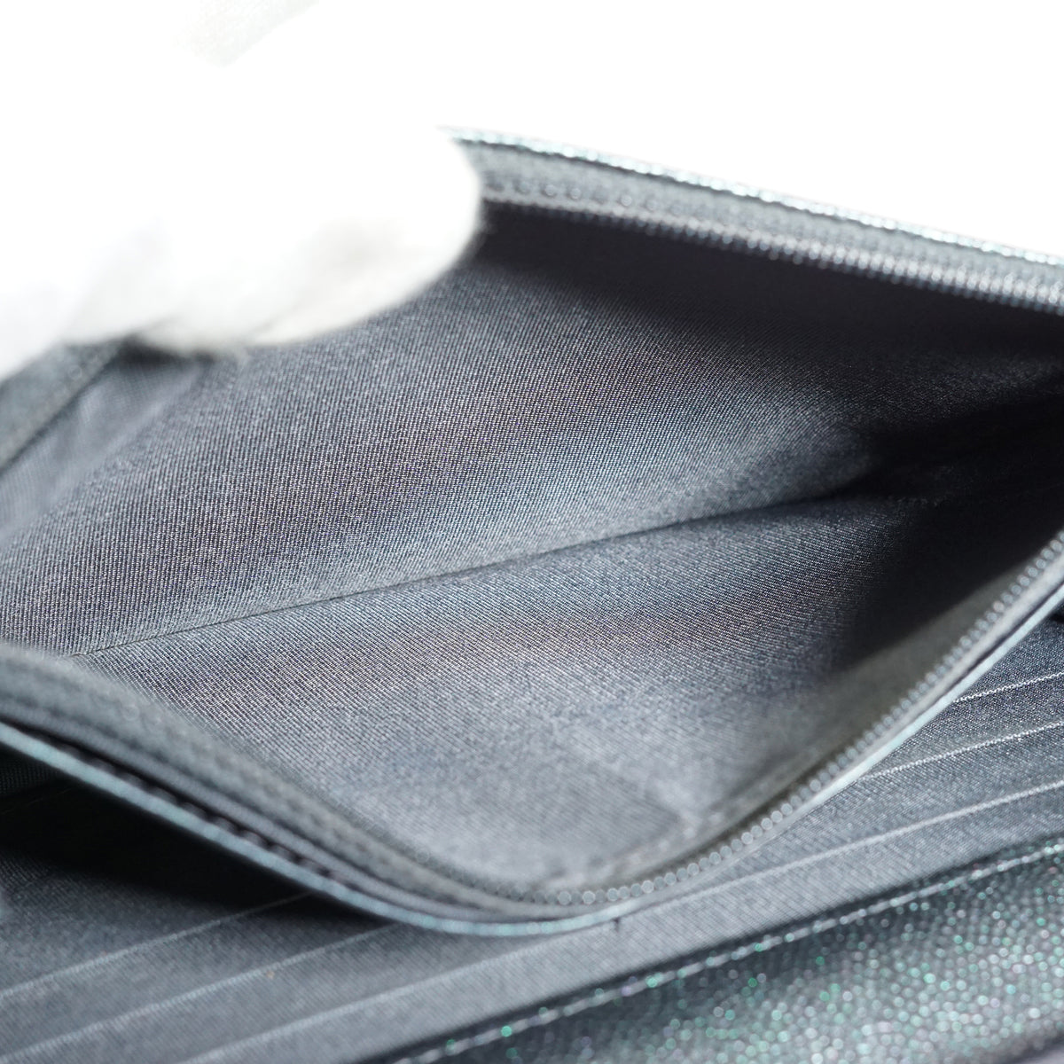 Caviar Matelasse Classic Wallet-on-Chain