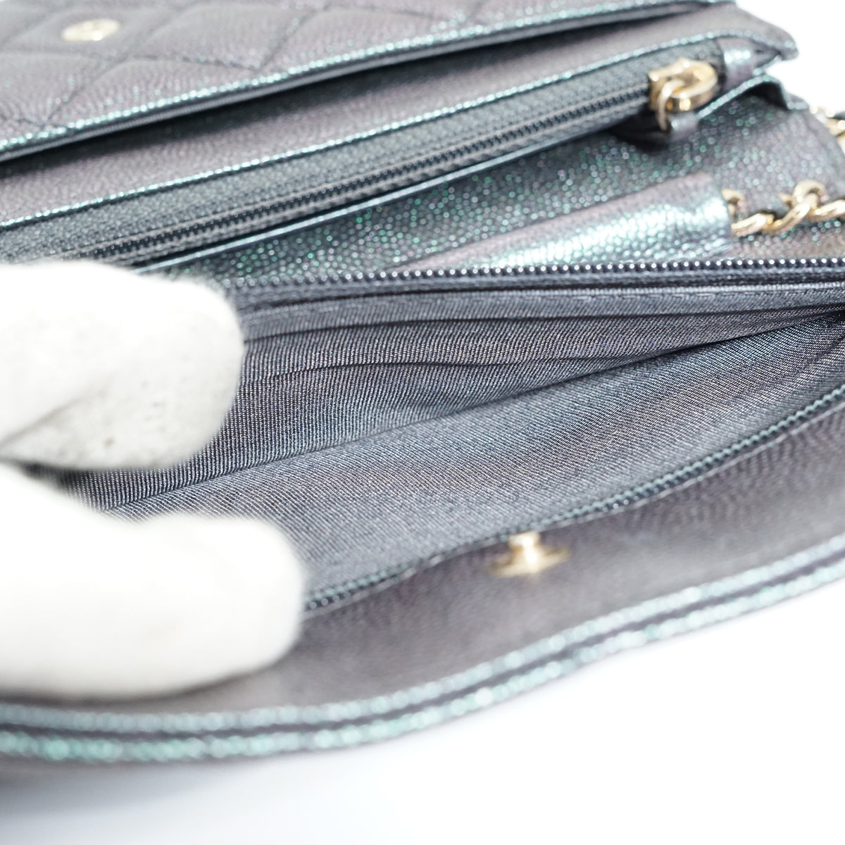Caviar Matelasse Classic Wallet-on-Chain