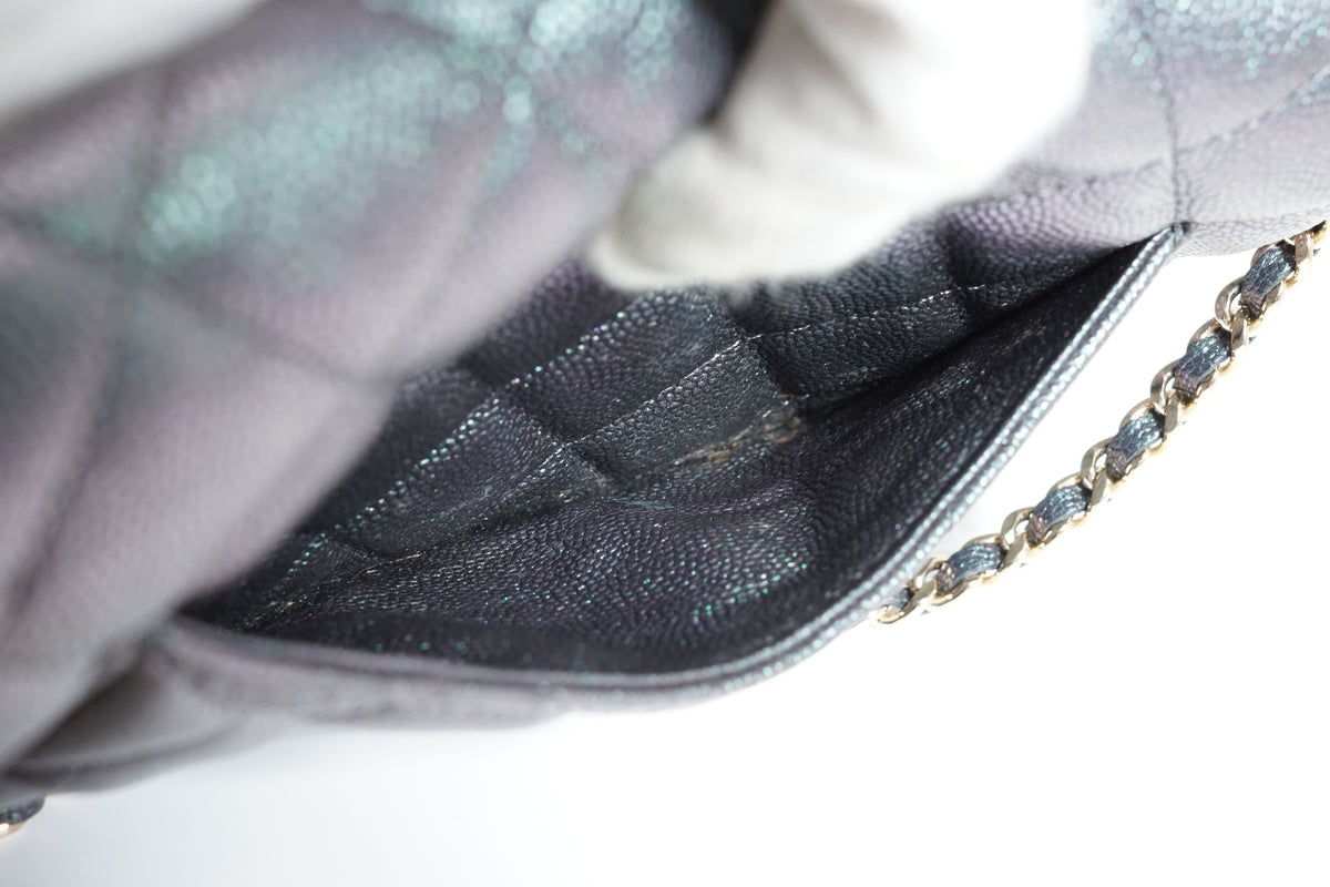 Caviar Matelasse Classic Wallet-on-Chain