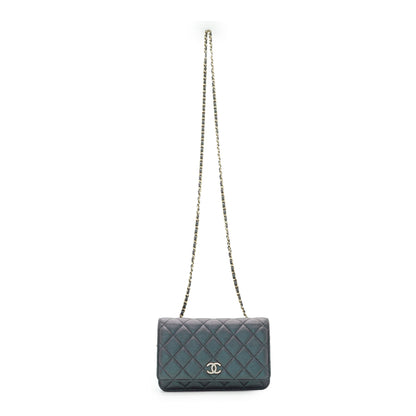 Caviar Matelasse Classic Wallet-on-Chain