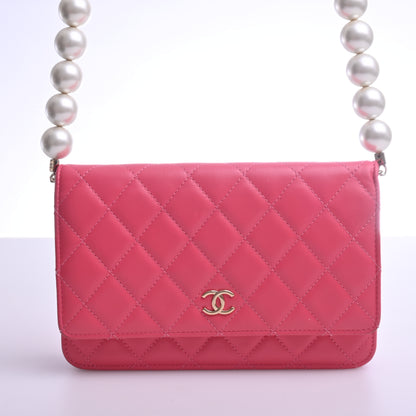 Lamb Pearl Shoulder Wallet Pink G Metal Fittings 30 Series