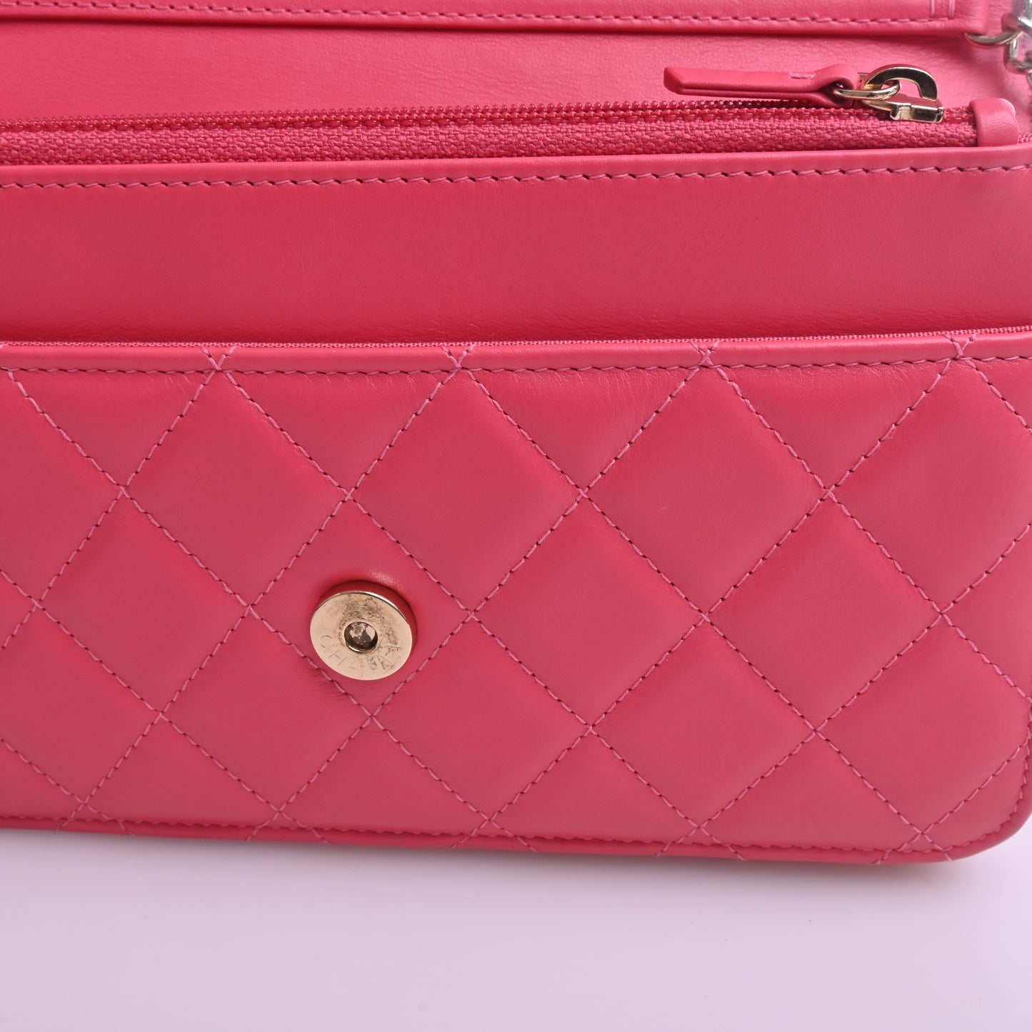 Lamb Pearl Shoulder Wallet Pink G Metal Fittings 30 Series