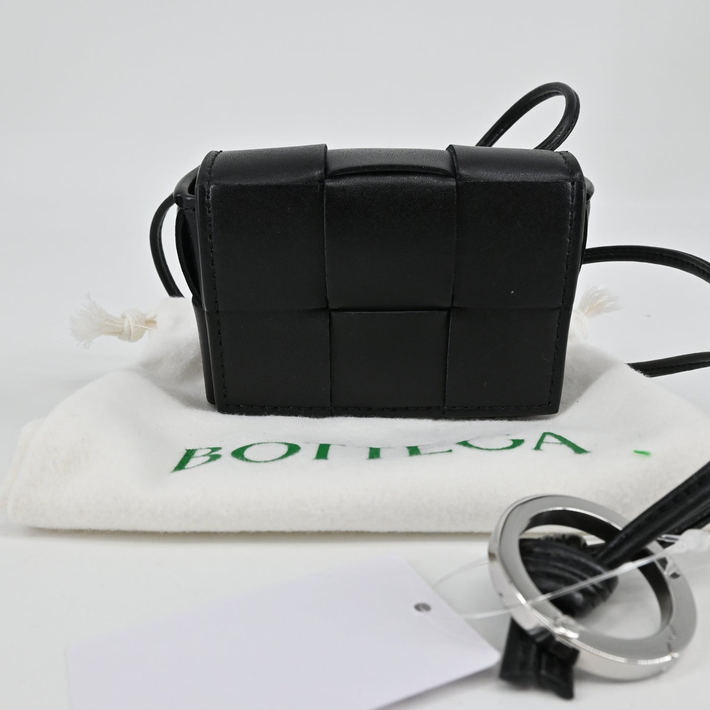 Intre Pouch with Key Ring, Black