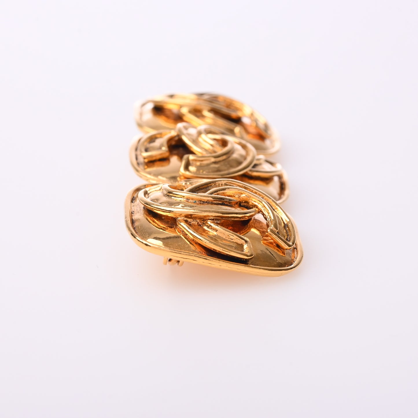 Triple Coco Brooch Gold