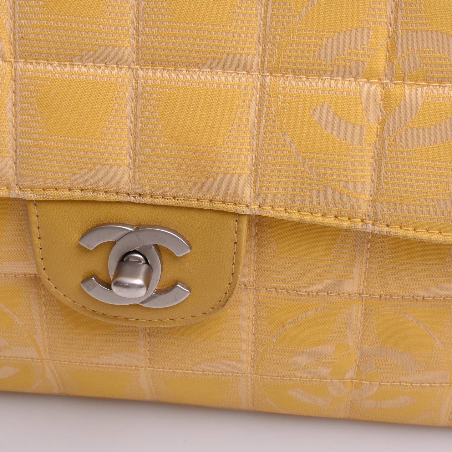 Neutra S/W Chain Shoulder Bag Yellow Silver Hardware 7th Series