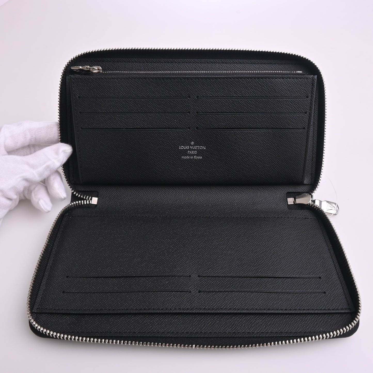 Taiga Zippy Organizer Black IC Chip