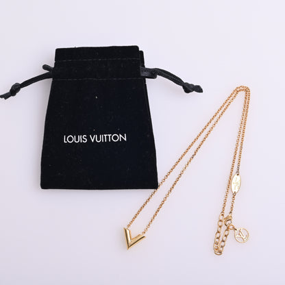 Essential V Necklace Gold