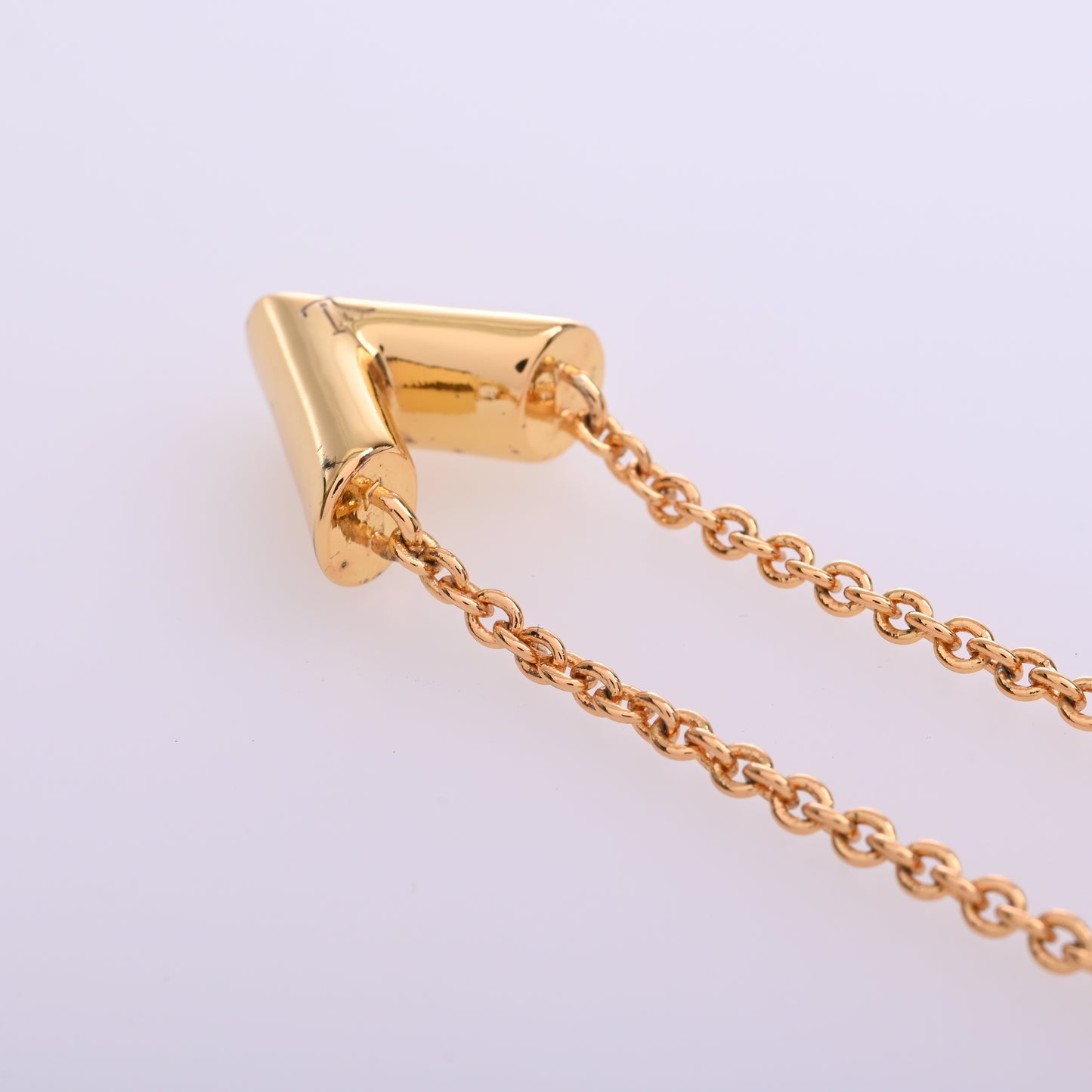 Essential V Necklace Gold