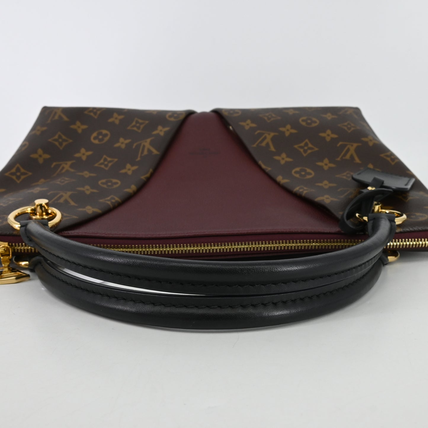 Monogram V Tote Bordeaux IC Chip