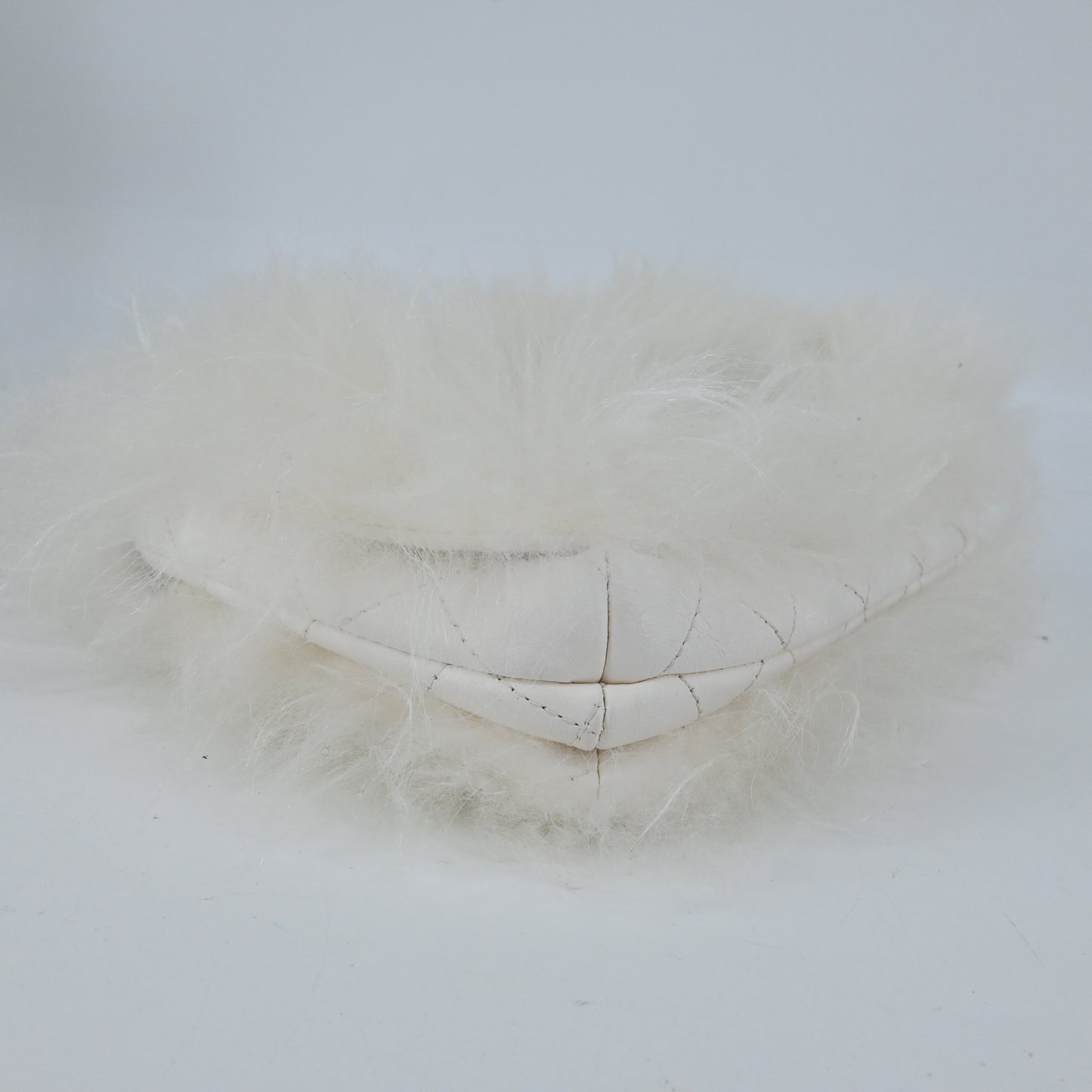 Lambskin x Fur Matelasse S Chain Shoulder Bag White G Metal Fittings 26 Series