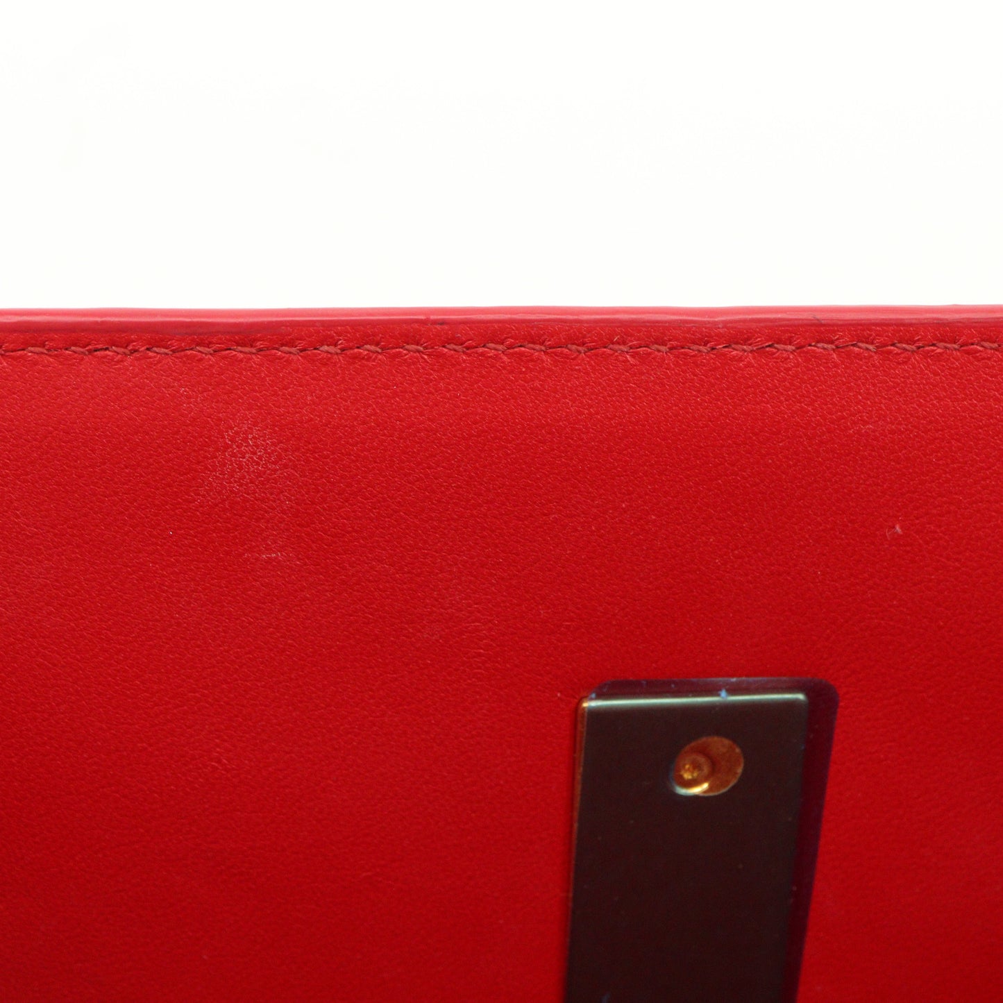 Crocodile V logo shoulder bag red