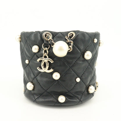 Lambskin drawstring chain shoulder bag, black x pearl, G metal fittings, 31 series