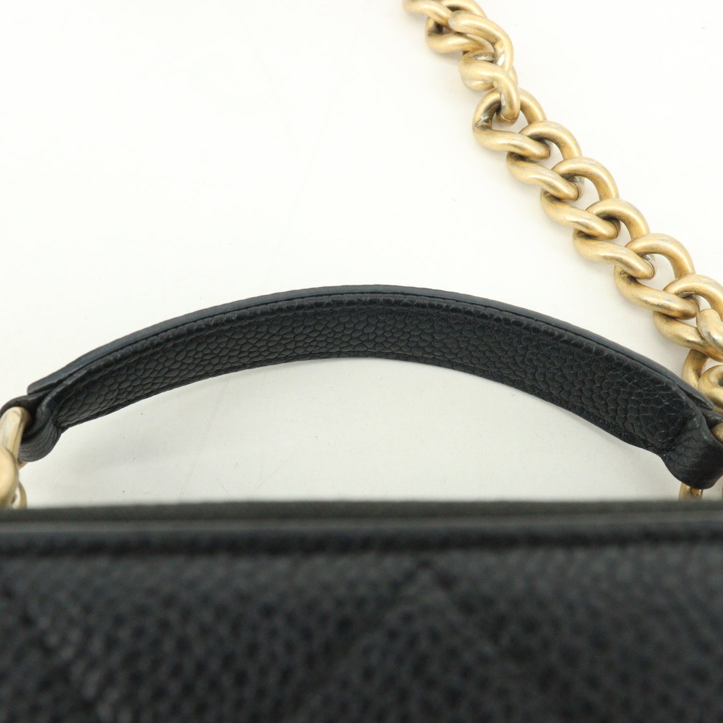 Caviar skin 2-way chain shoulder bag, black, G metal fittings, 27th series