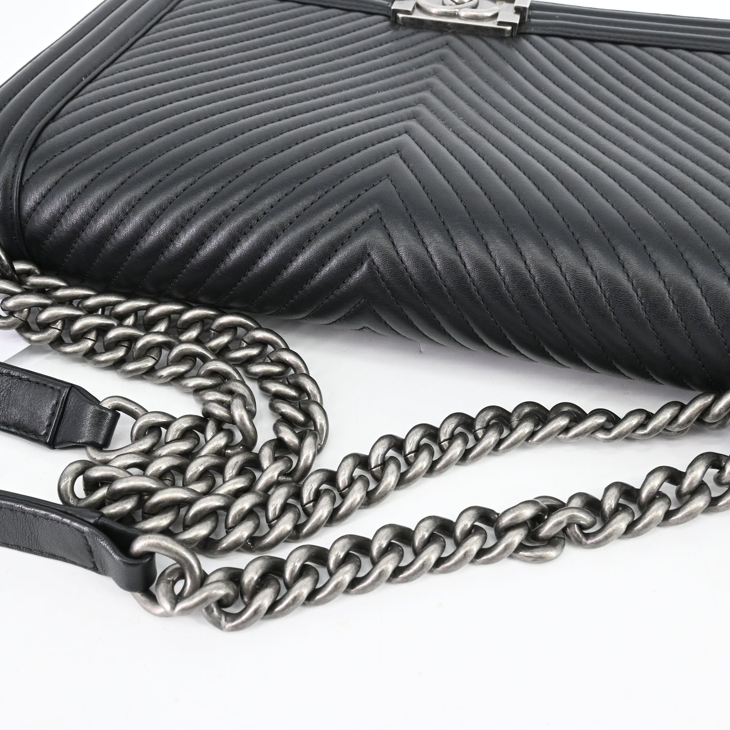 Leather V-stitch Boy Chanel chain shoulder bag, black, BK hardware, 20 series