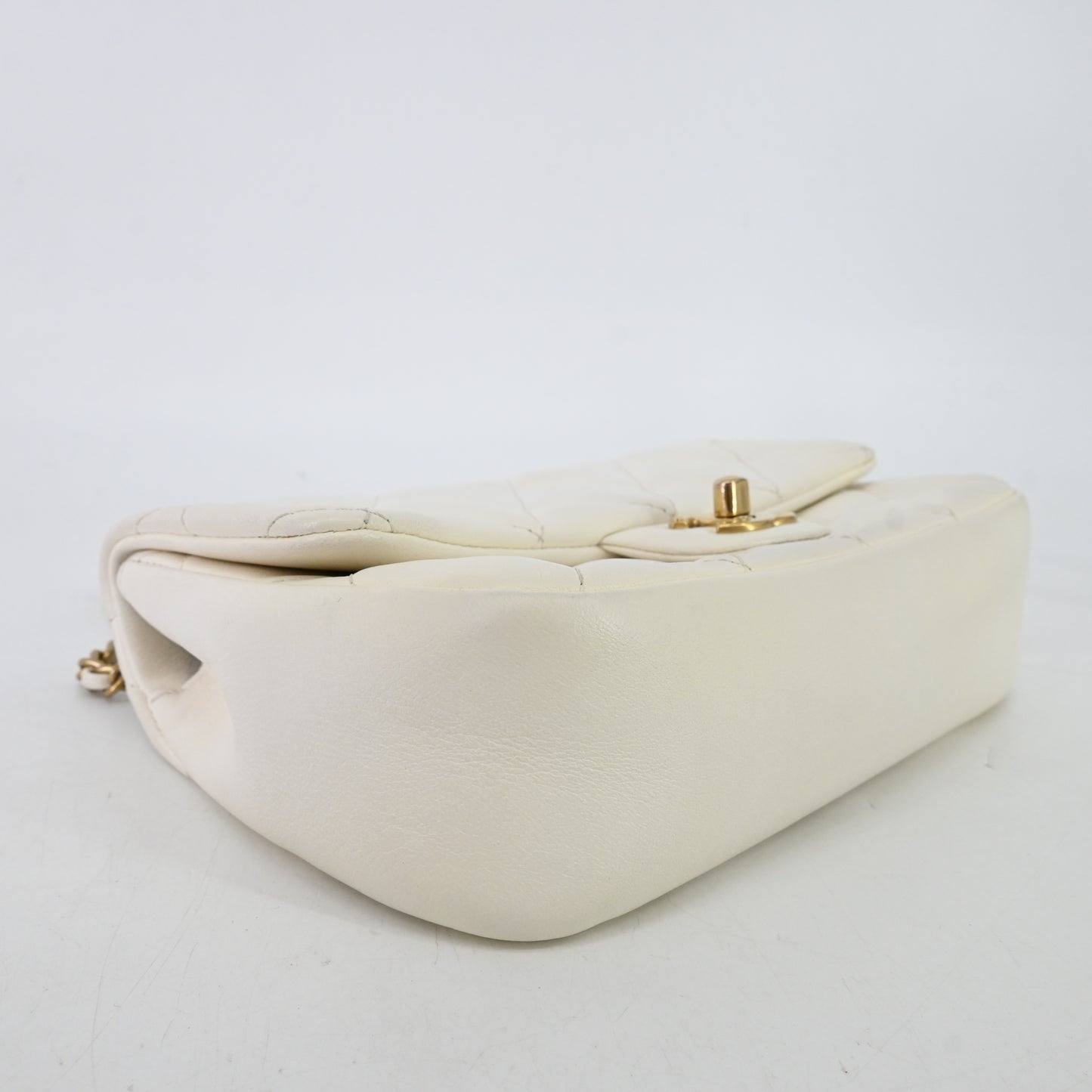 Lambskin Matelasse S Flap S Chain Shoulder Bag White G Metal Fittings IC Chip