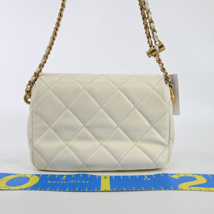 Lambskin Matelasse Chain Shoulder Bag White x Pearl G Hardware IC Chip