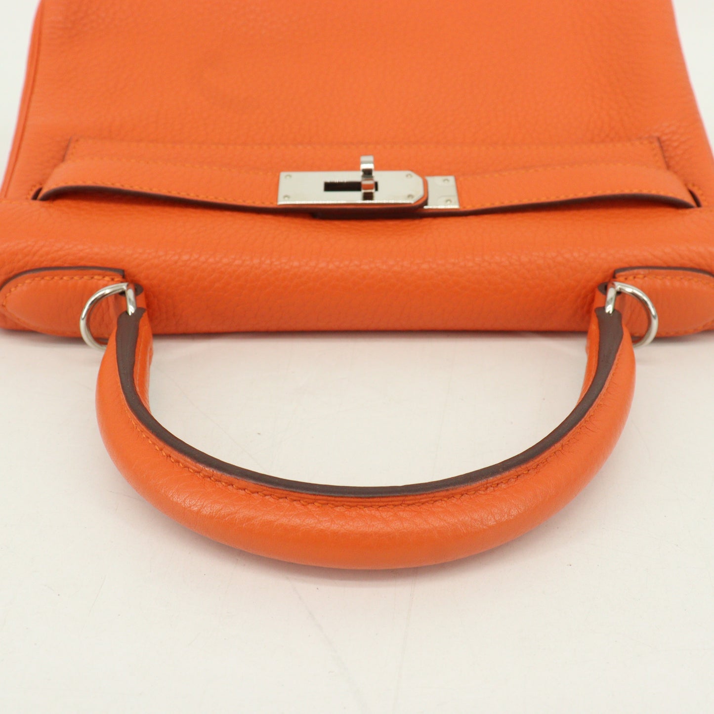 Taurillon Clemence Kelly 28 Orange SV hardware □R stamp