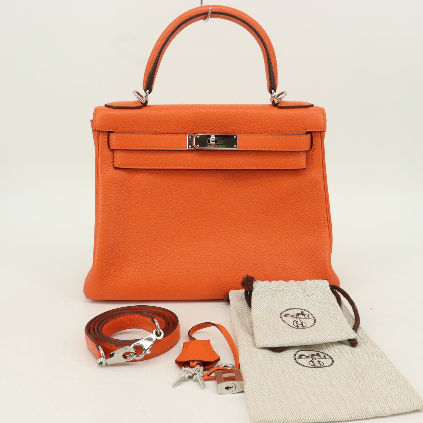 Taurillon Clemence Kelly 28 Orange SV hardware □R stamp