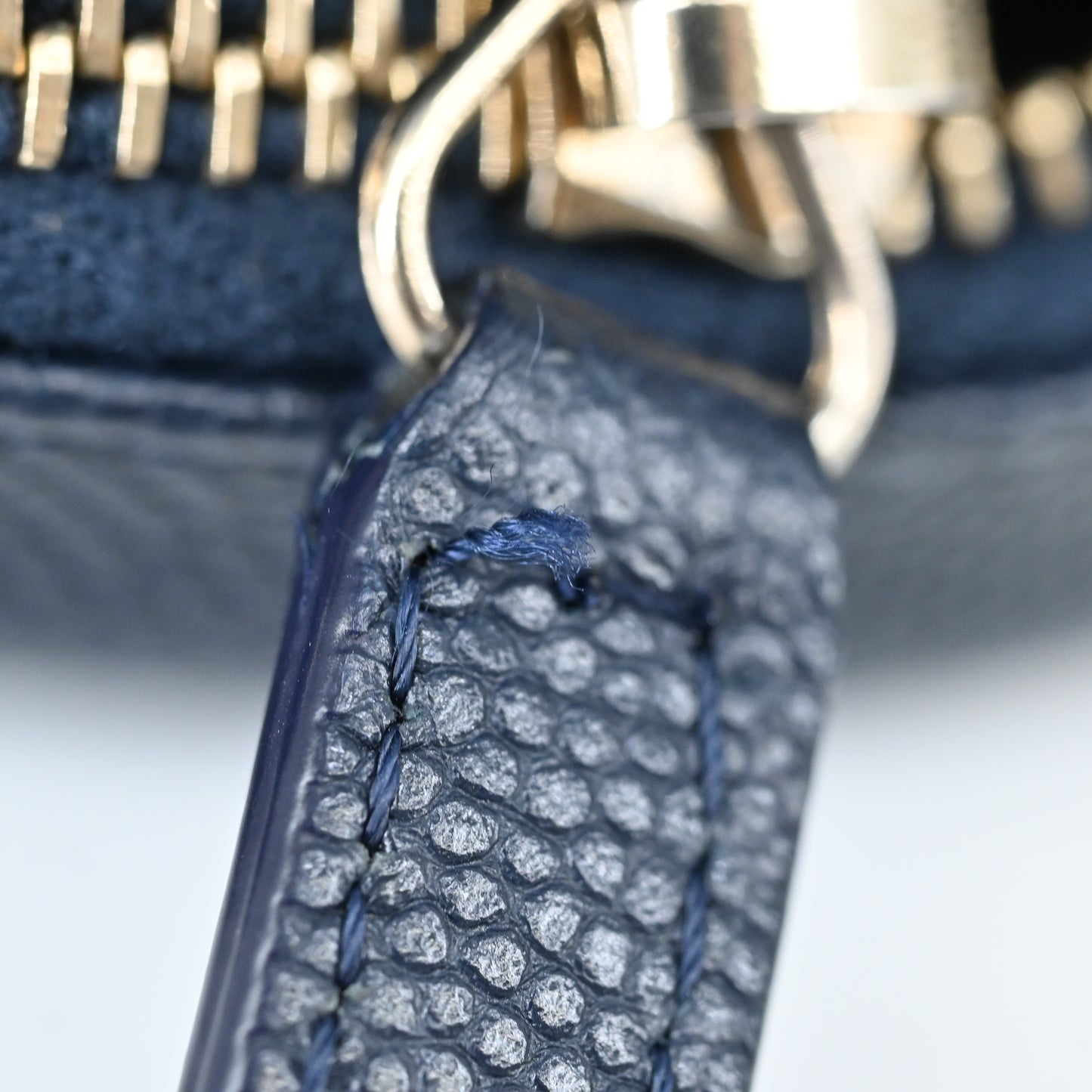 Caviar skin round chain shoulder bag, navy, G hardware, 26th series