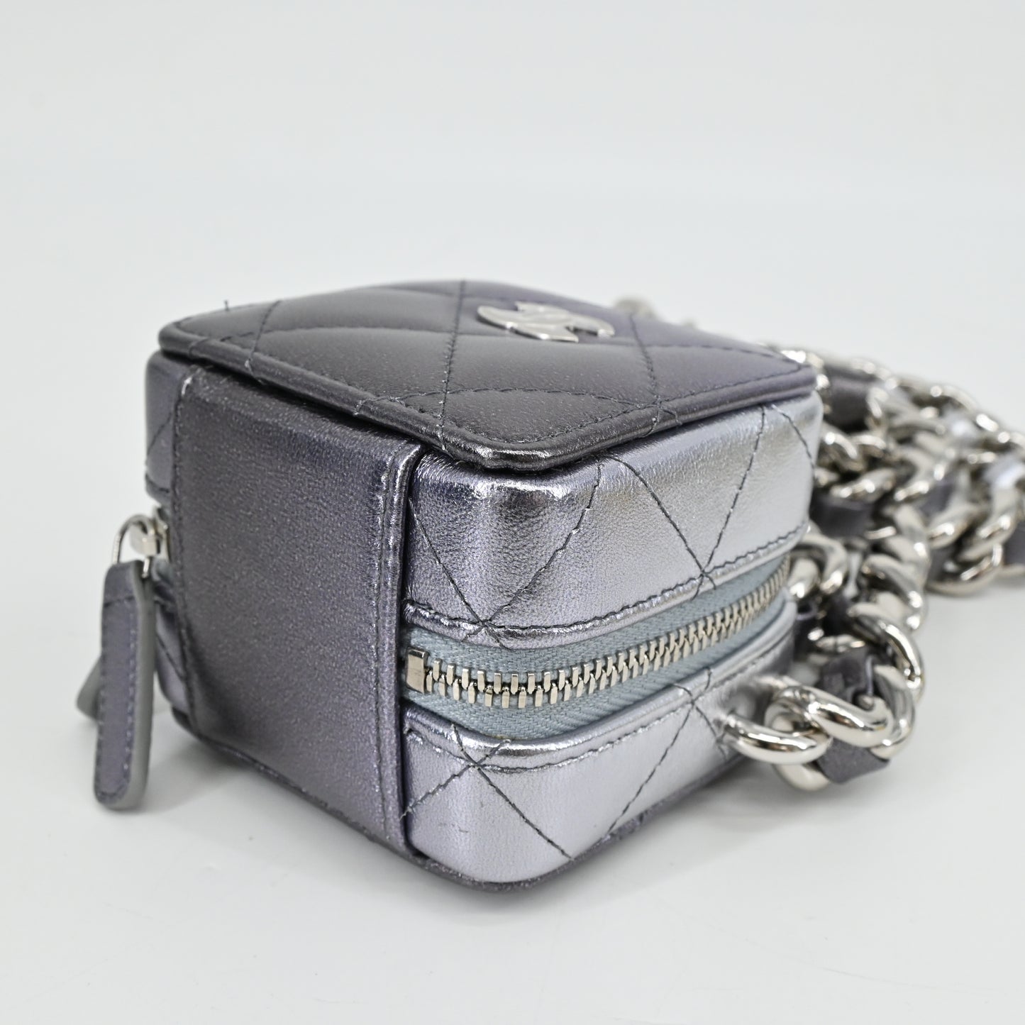 Calfskin Matelasse Chain Shoulder Bag Metallic Silver SV Hardware 31 Series