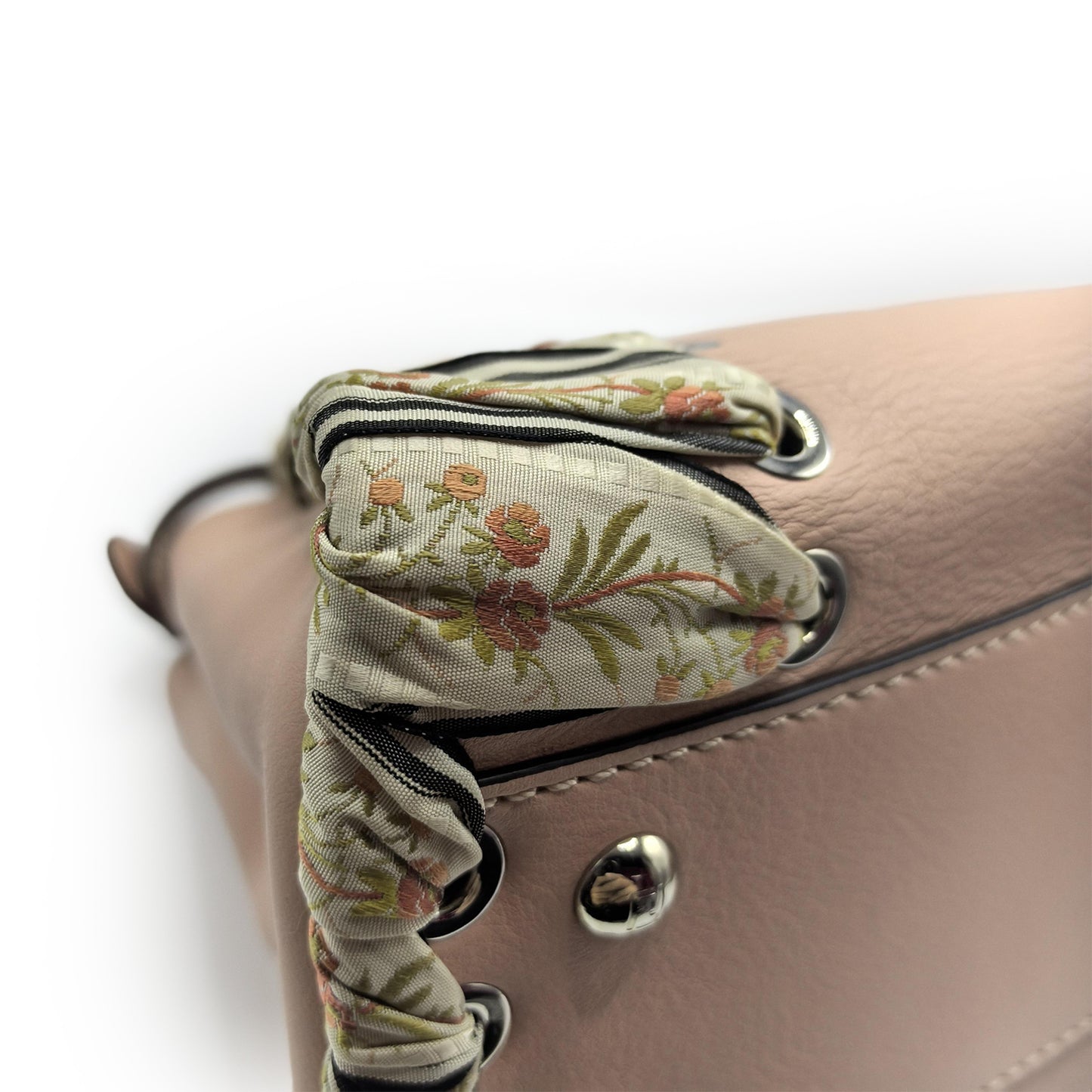 Ribbon Whipstitch Peekaboo Medium