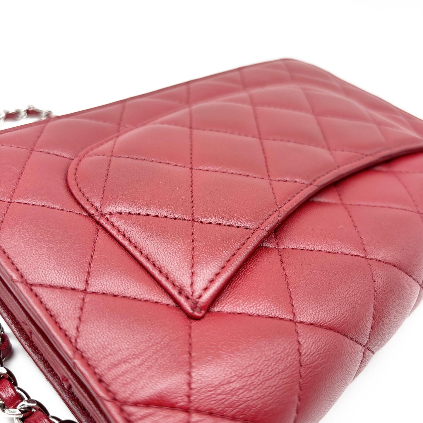 CC Lambskin Classic Wallet-on-Chain