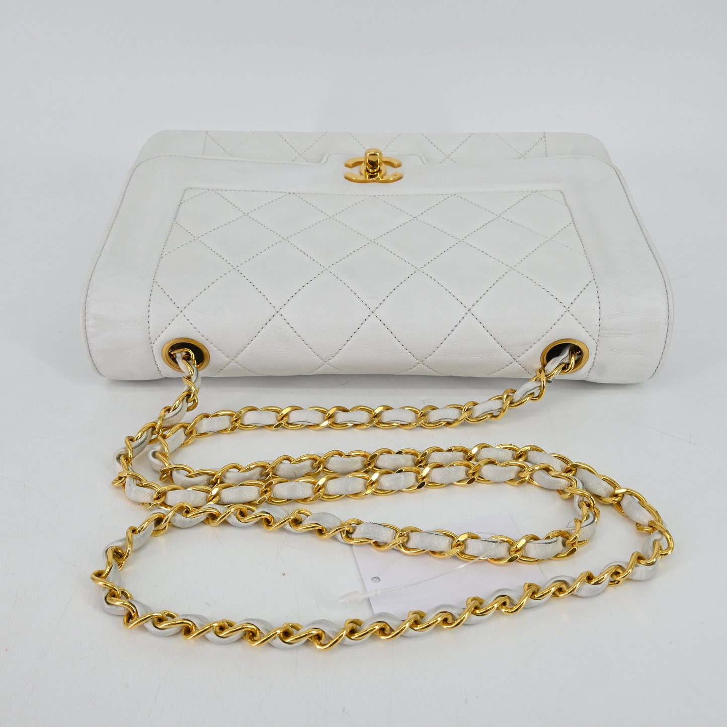 Lambskin Matelasse Chain Shoulder Bag White G Metal Fittings No Seal