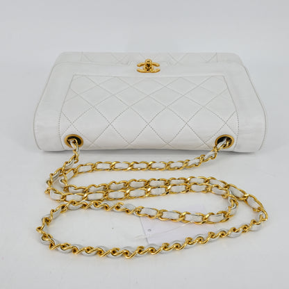 Lambskin Matelasse Chain Shoulder Bag White G Metal Fittings No Seal