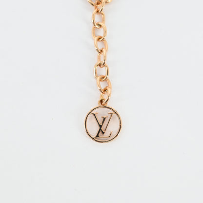 Essential V Necklace in Rose Gold