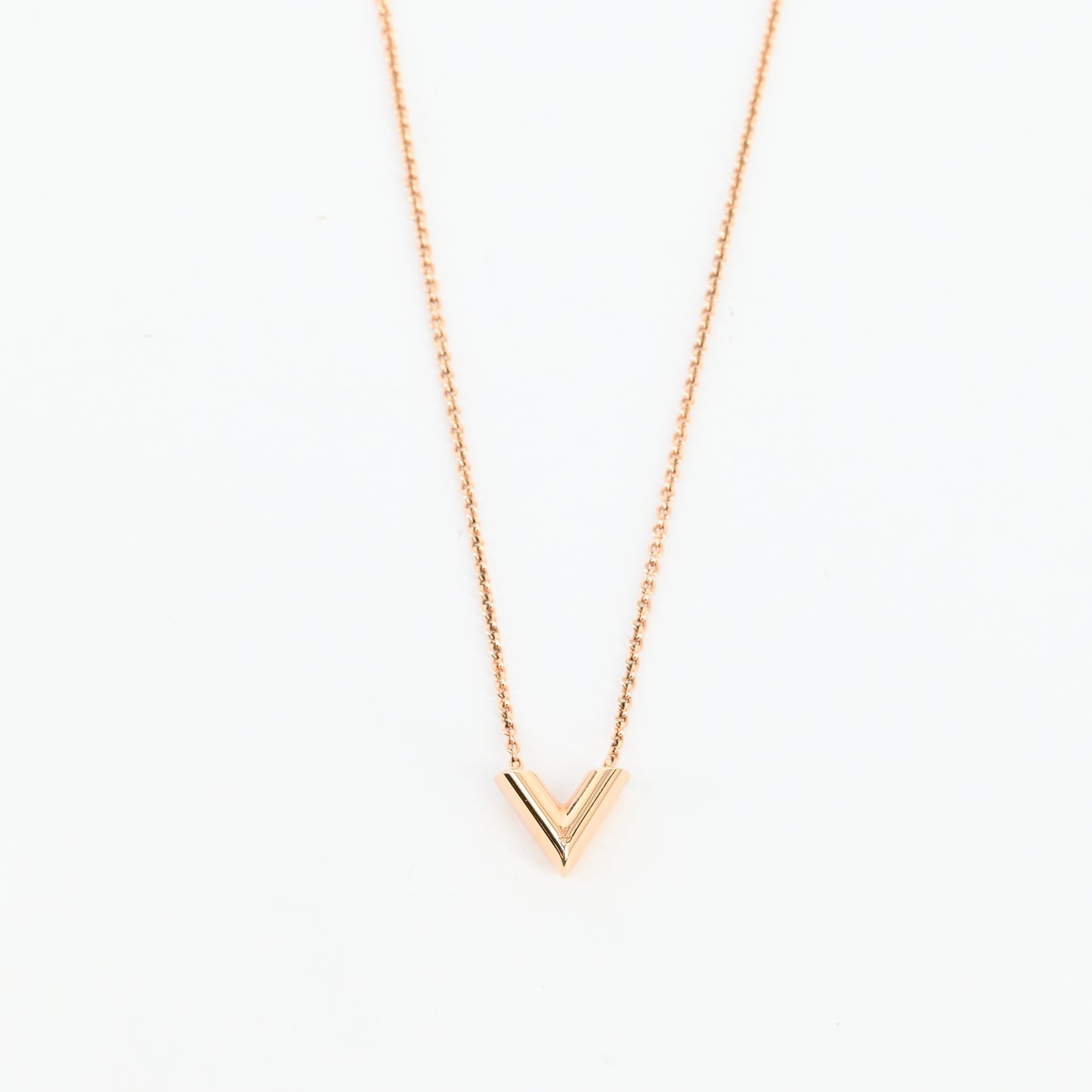 Essential V Necklace in Rose Gold