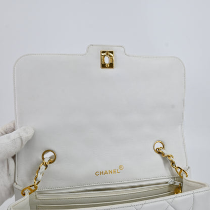 Lambskin Matelasse Chain Shoulder Bag White G Metal Fittings No Seal