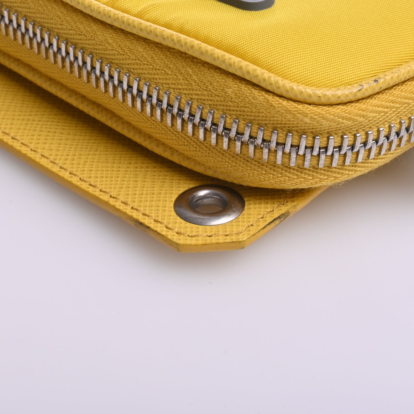 Iconic Nylon Multi Case Yellow