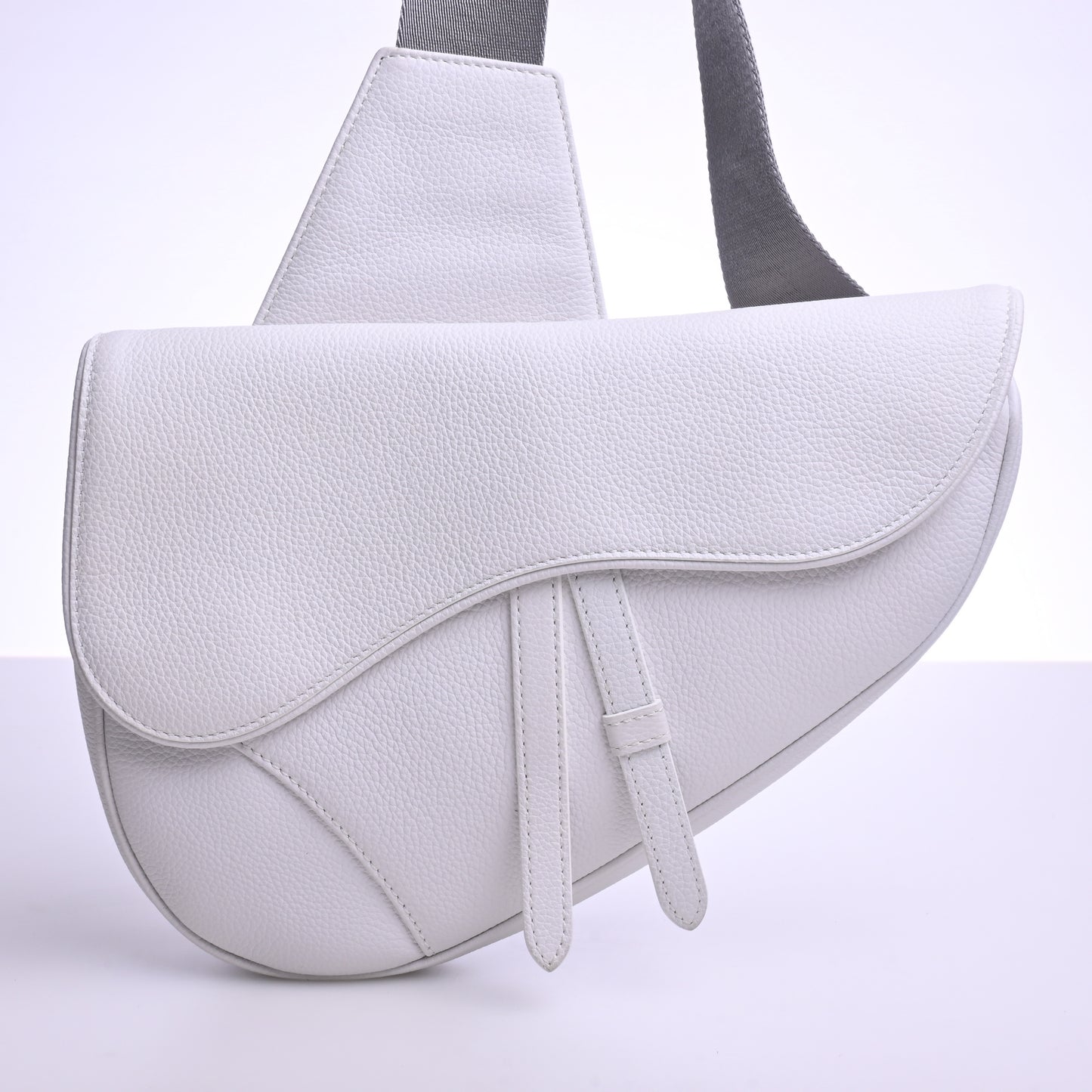 Leather saddle shoulder bag, white, silver hardware