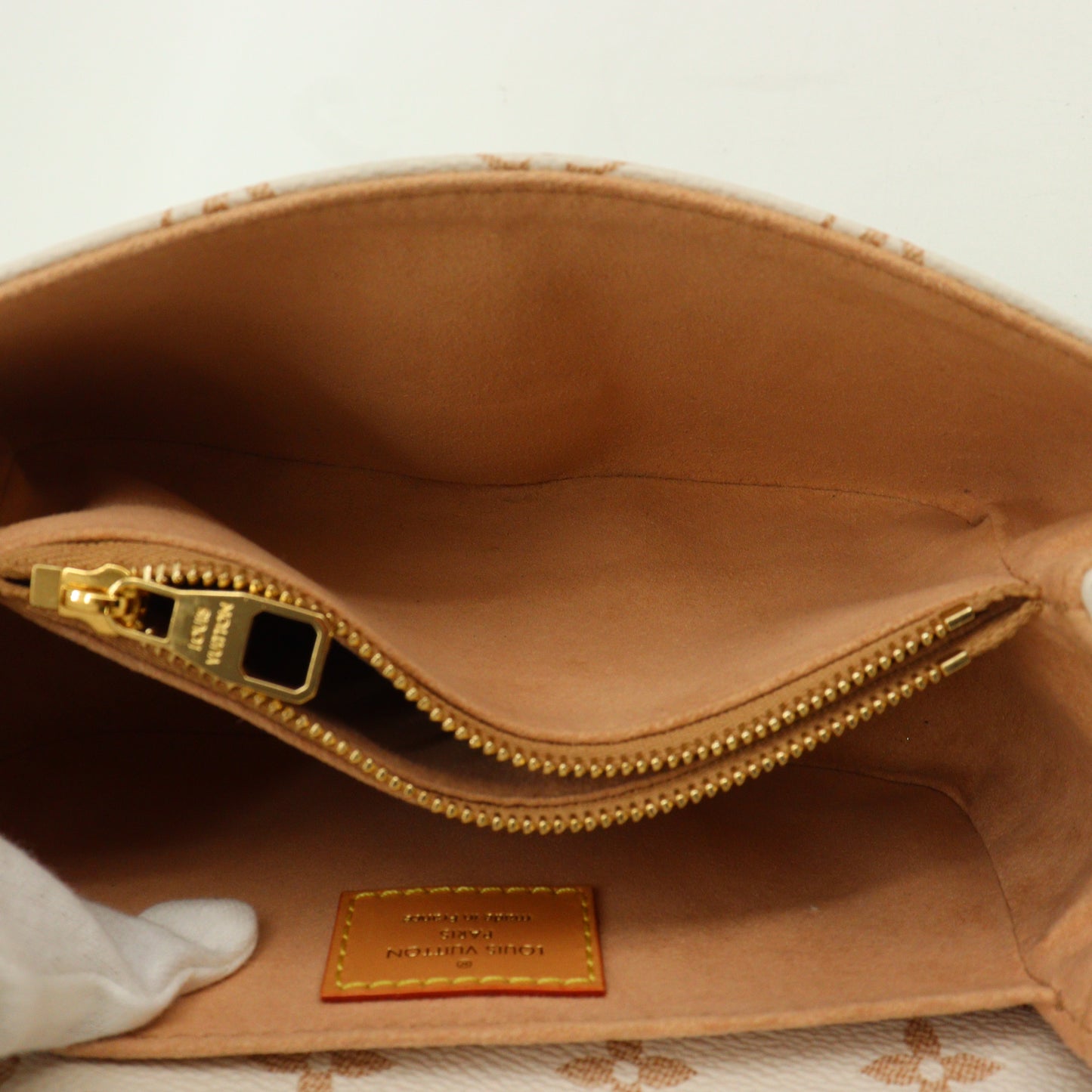 Monogram Dune Pochette Metis EW IC chip