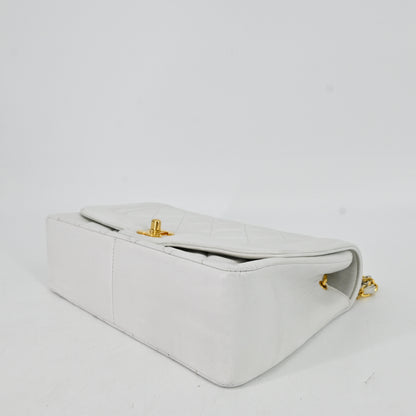 Lambskin Matelasse Chain Shoulder Bag White G Metal Fittings No Seal