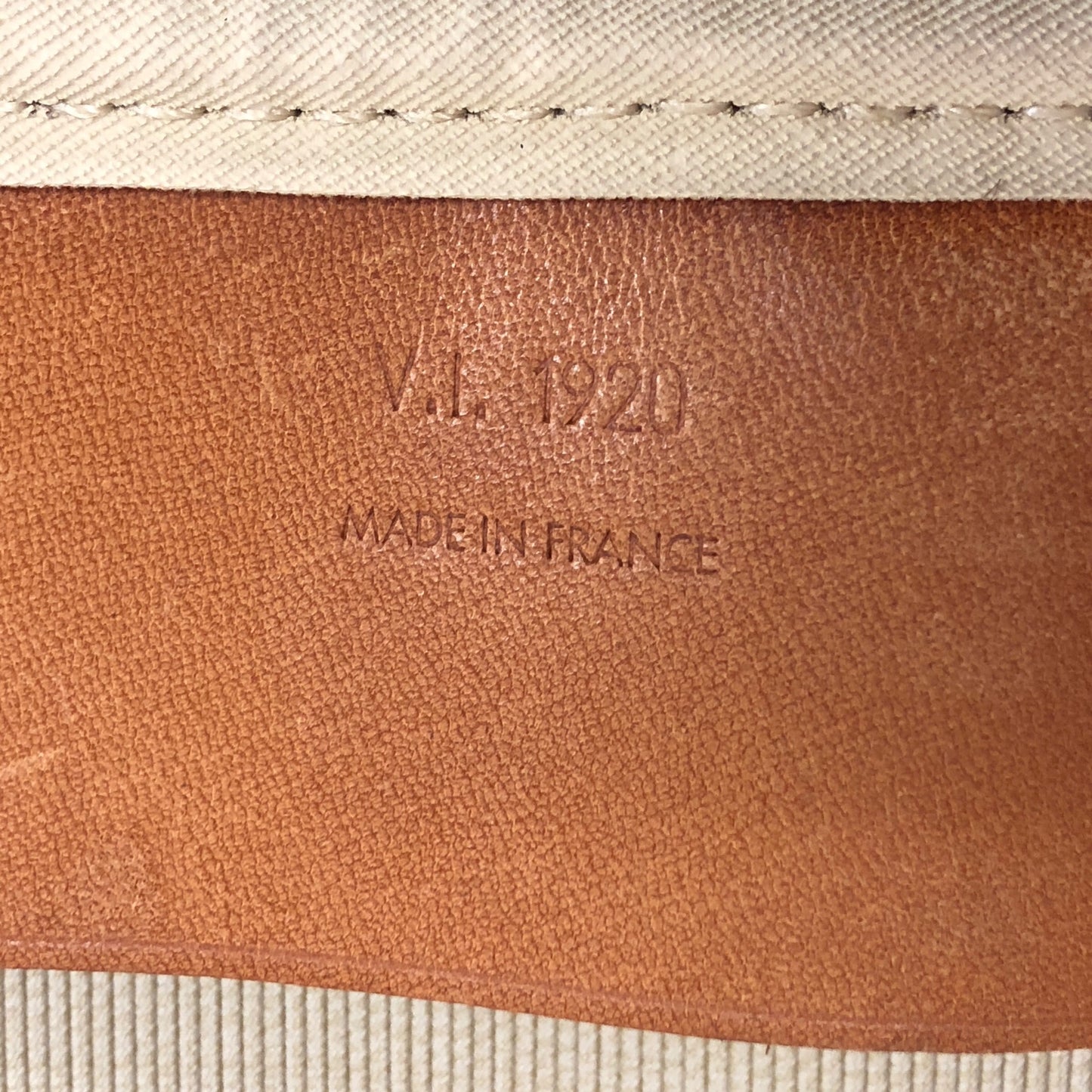 Monogram Alize 1 Poche