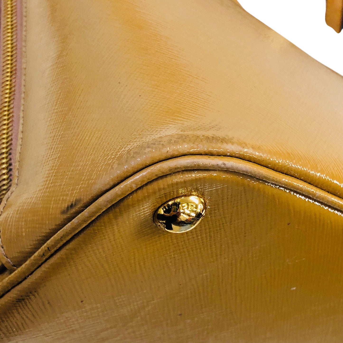 Saffiano Lux