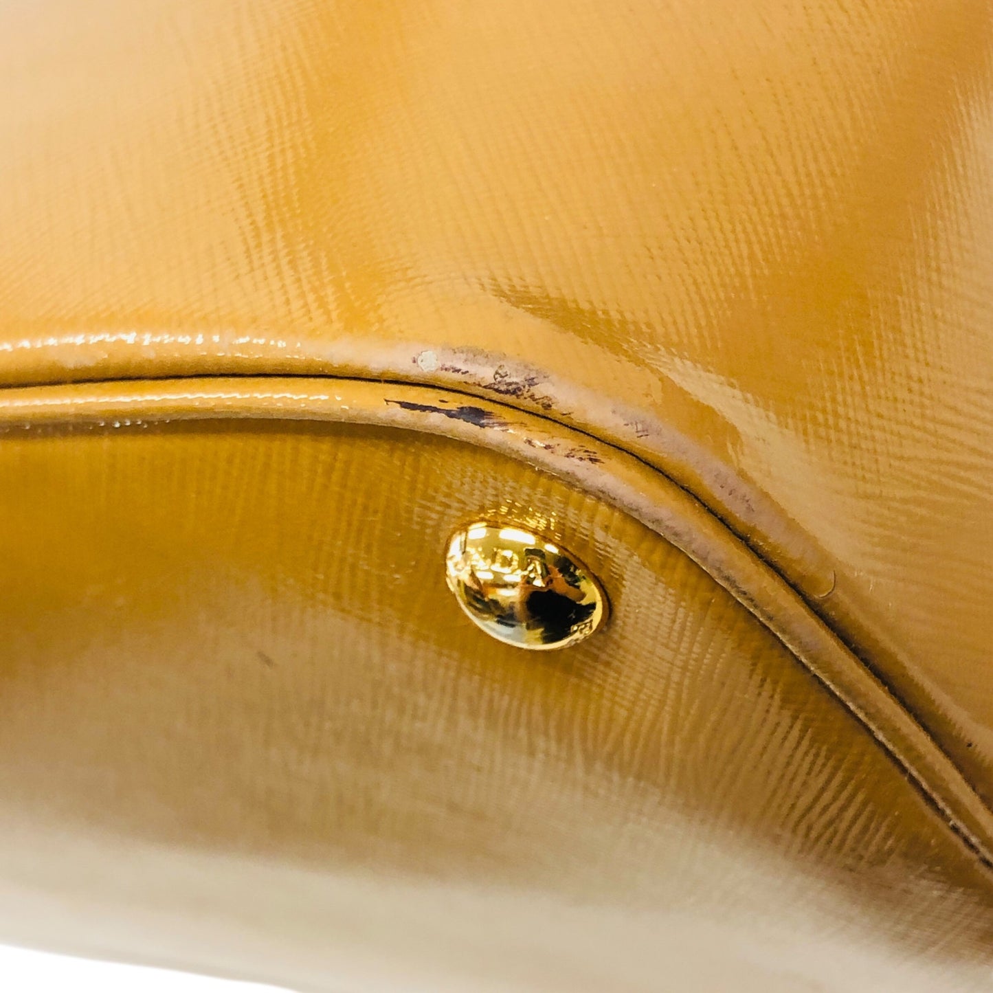 Saffiano Lux
