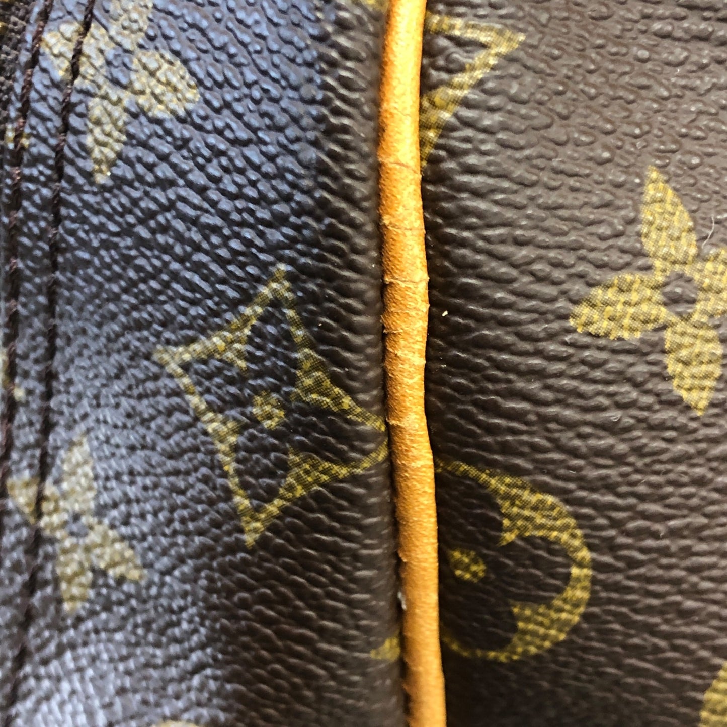 Monogram Alize 1 Poche