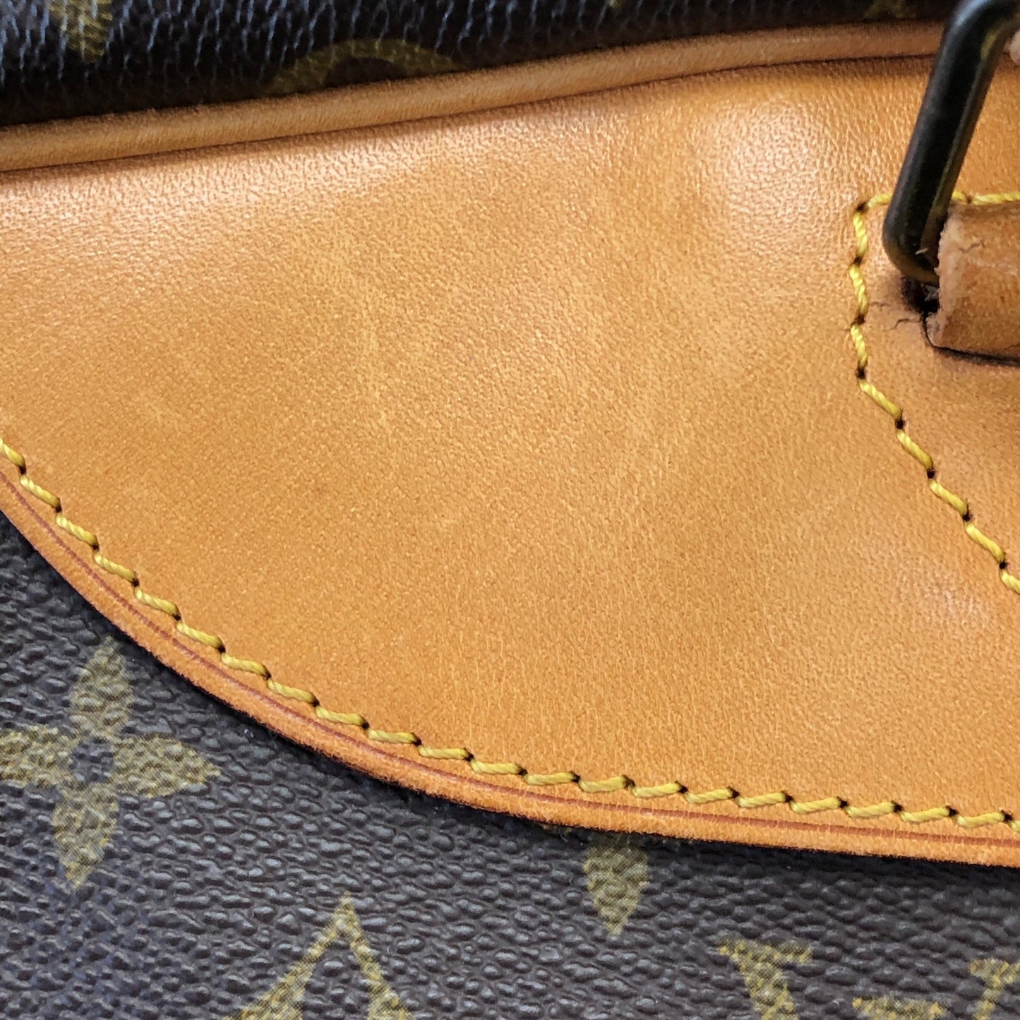 Monogram Alize 1 Poche